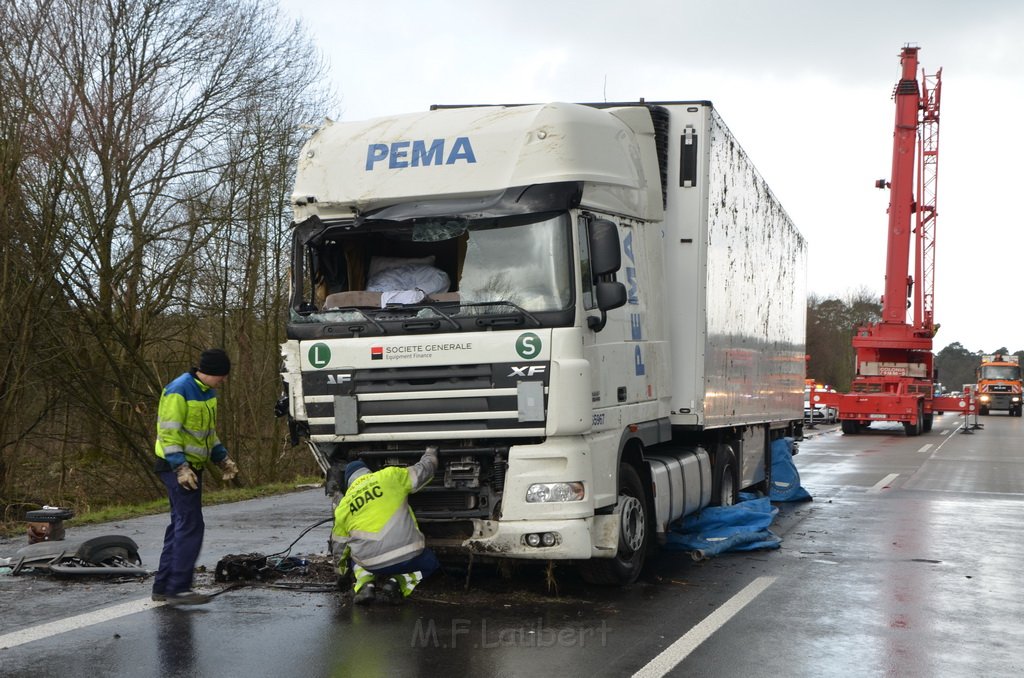 VU LKW umgestuerzt A 3 Rich Frankfurt AS Koenigsforst P598.JPG - Miklos Laubert